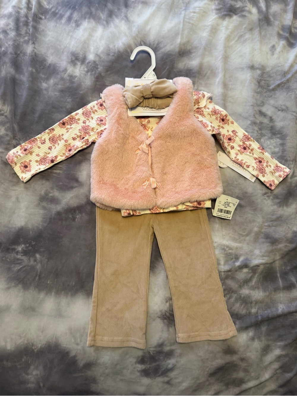 Tahari Baby Pink and Cream Floral Ribbed Long-Sleeve Top